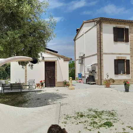 Casale Della Rosa Bed & Breakfast Loreto Exterior photo